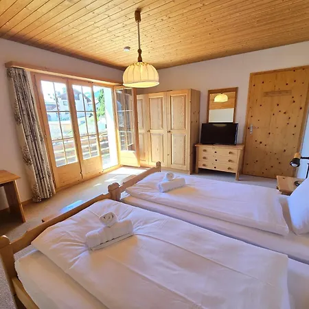 Holiday home Tgesa Capricorn Lenz